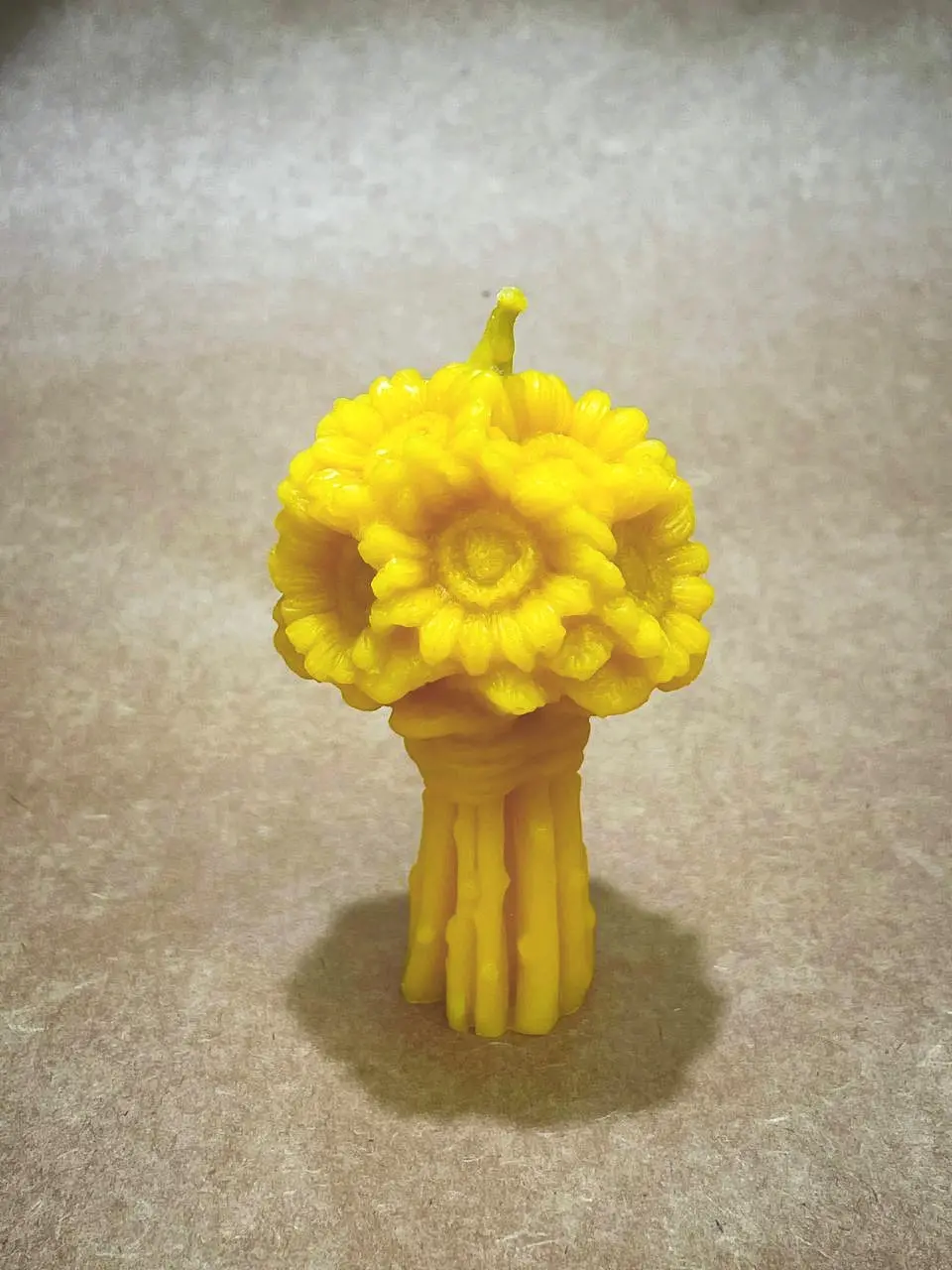 Свічка Соняшники з бджолиного воску